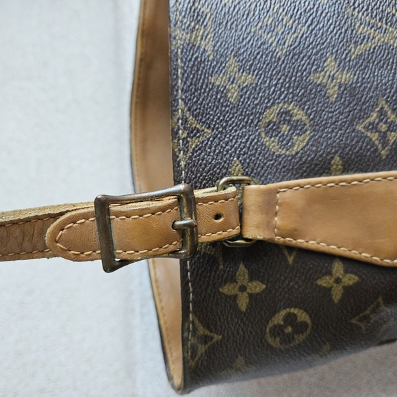 Louis Vuitton Monogram Tote Bag - Picture 3 of 16